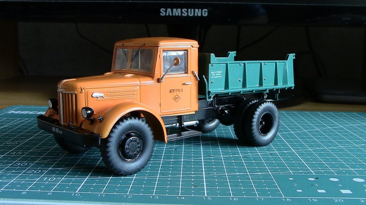 Сборка модели МАЗ 205 AVD models