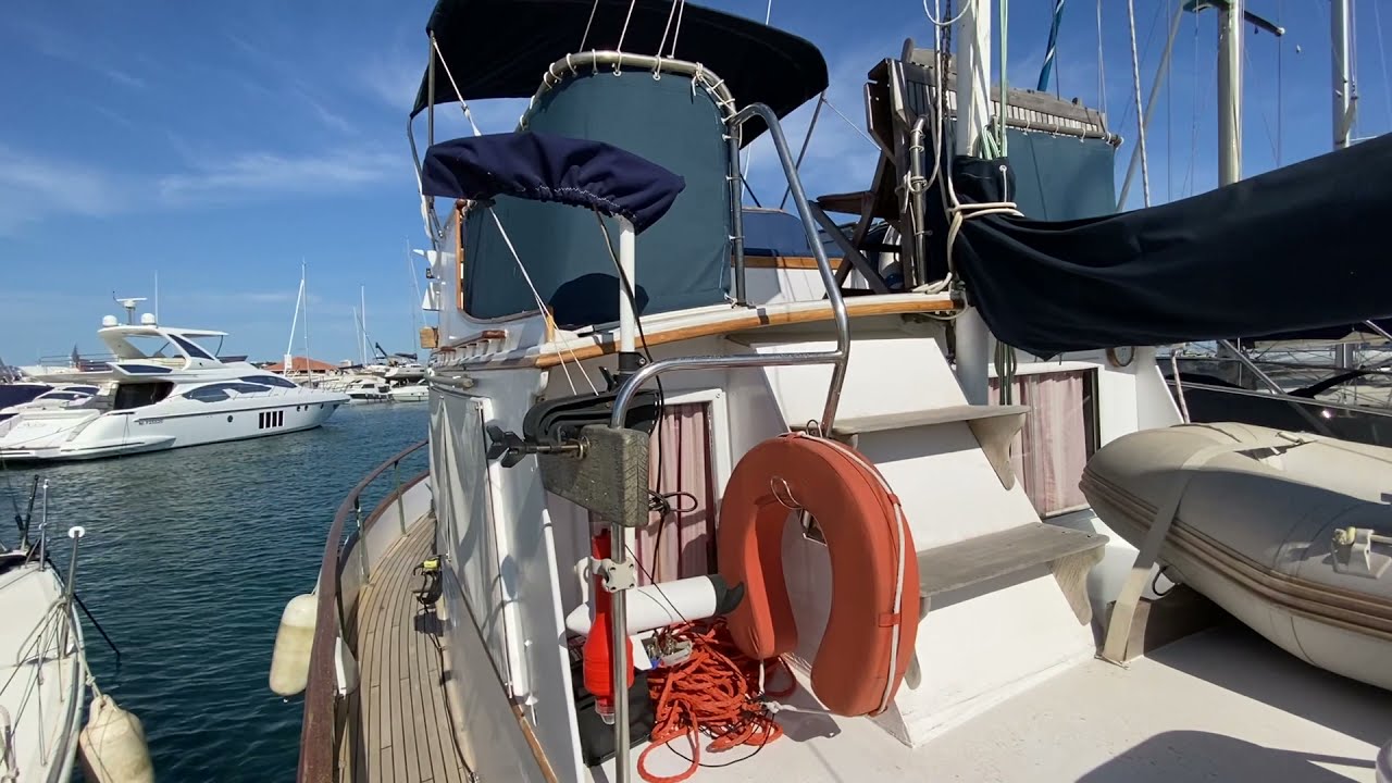 GRAND BANKS 36 CLASSIQUE en vente chez Boats Diffusion Saint Raphaël