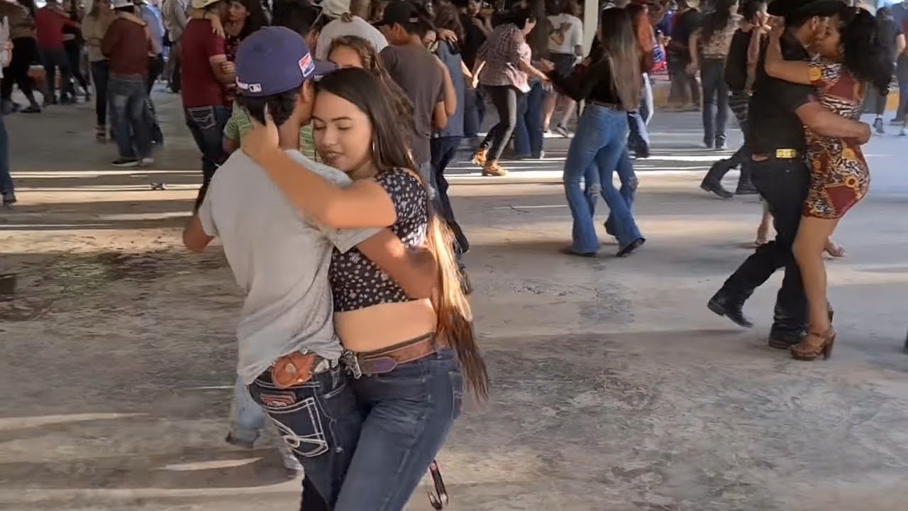 Bailando guapangos
