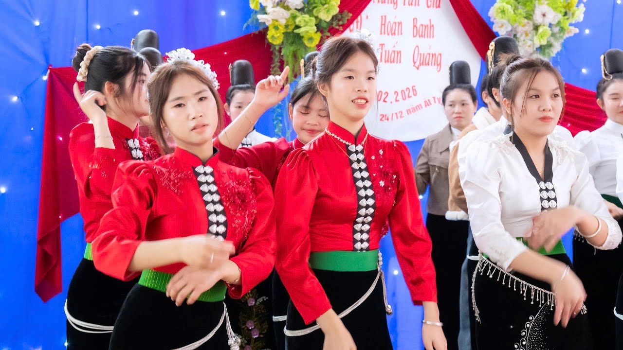 CHỊ EM NHẢY NHIỆT TÌNH MỪNG TÂN GIA BIỆT THỰ NHÀ VƯỜNG BẢN LẠN BÓNG -GIA ĐÌNH HOÁN BANH & TUẤN QUẢNG