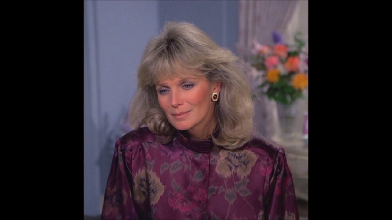 Linda Evans. What did she wear on Dynasty season 3?
