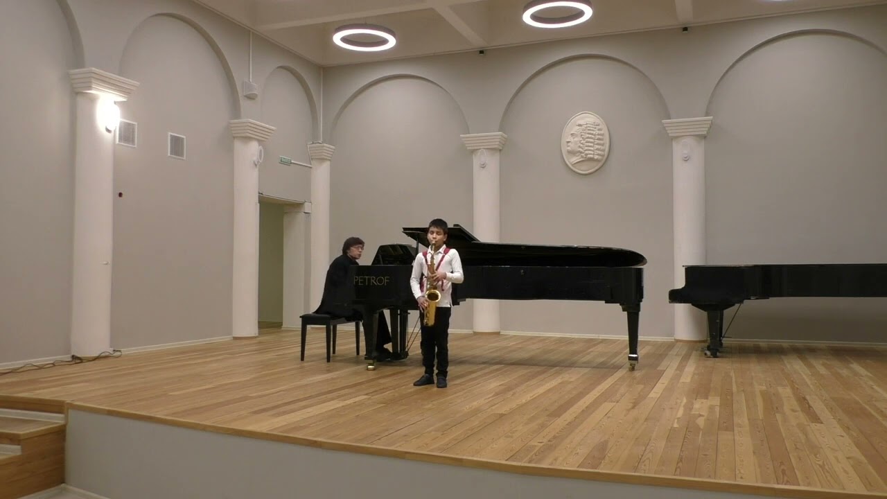 Алексей Гарнелис (саксофон), партия фортепиано - Алексей Колесников