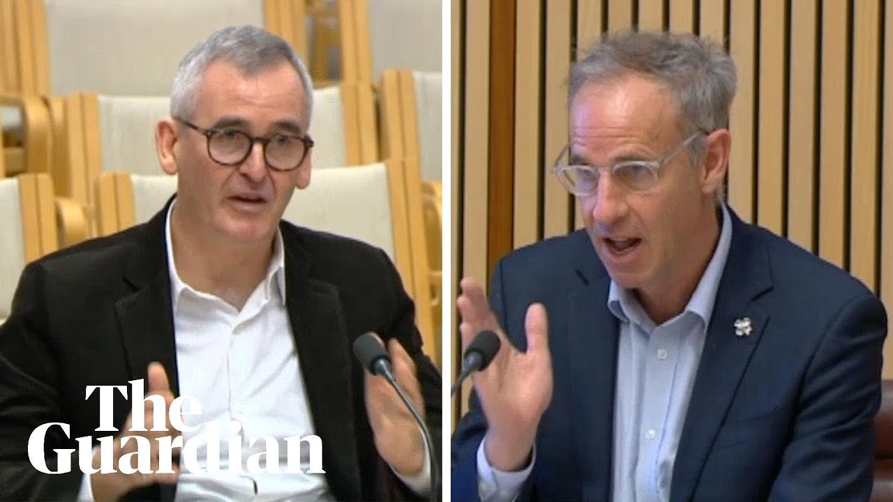 Senator accuses Woolworth CEO Brad Banducci of dodging profit questions