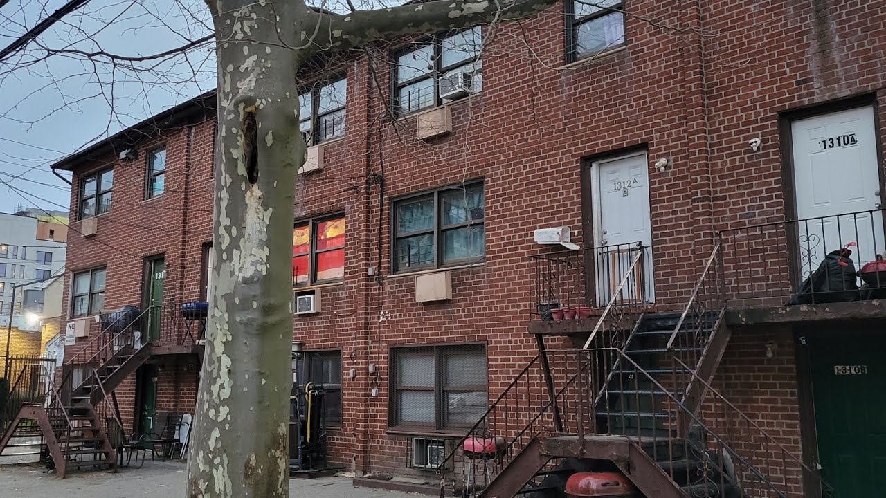 Creeping through the Backstreets of FarRockaway Central Ave. #farrockaway #stackbundles #nyc #Queens