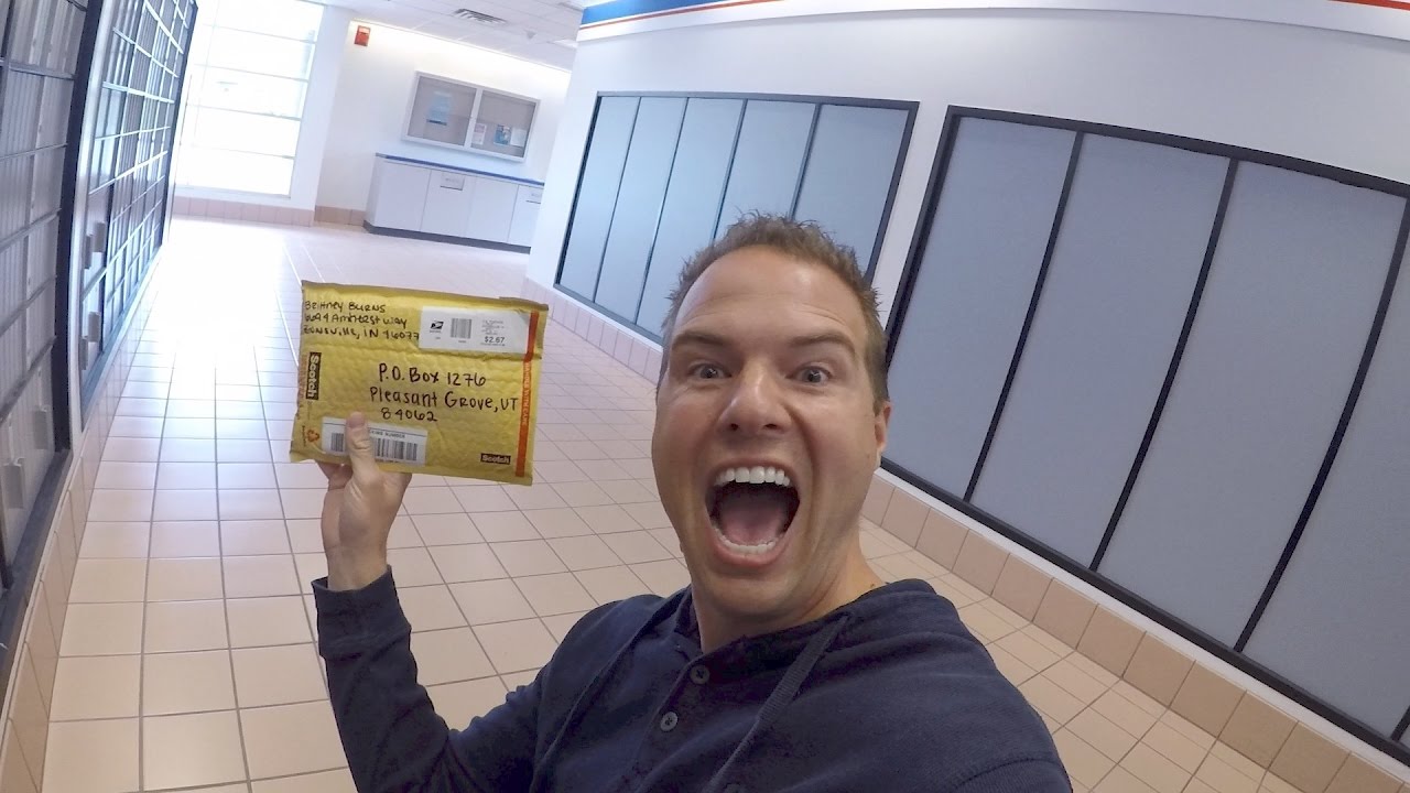 📫 OPENING OUR FIRST EVER FAN MAIL - 