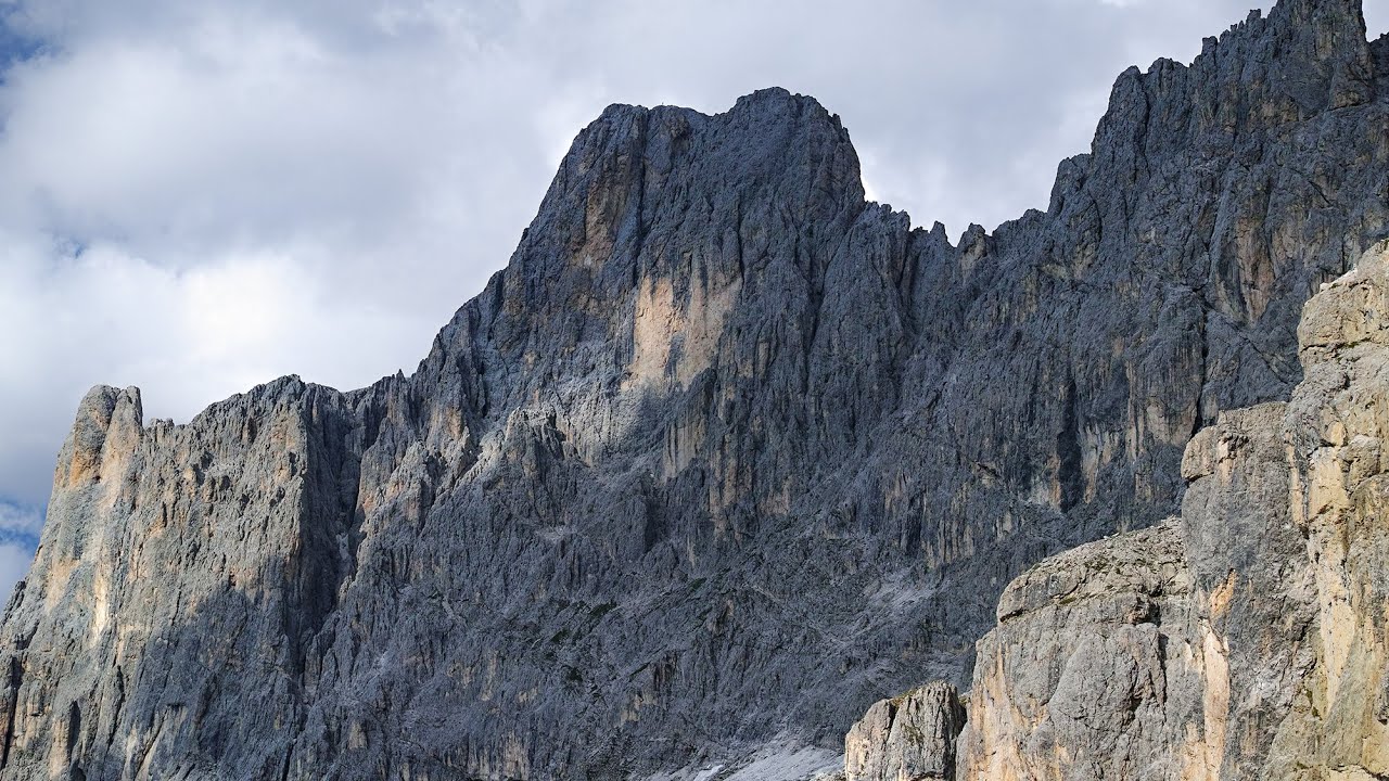 Flying along Ferrata Santner | Catinaccio group, Dolomites