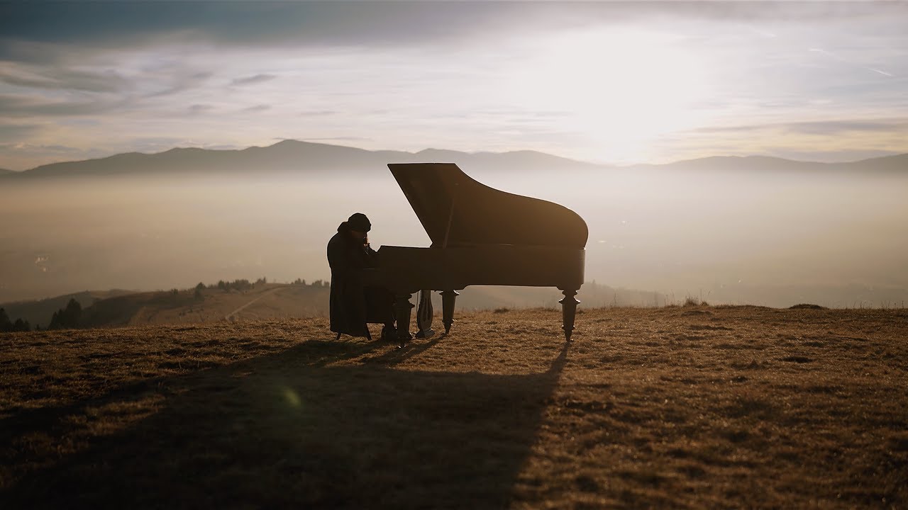 MIH&Aacute;LY CSABA - KICSINY HAZ&Aacute;NK (Official Music Video)