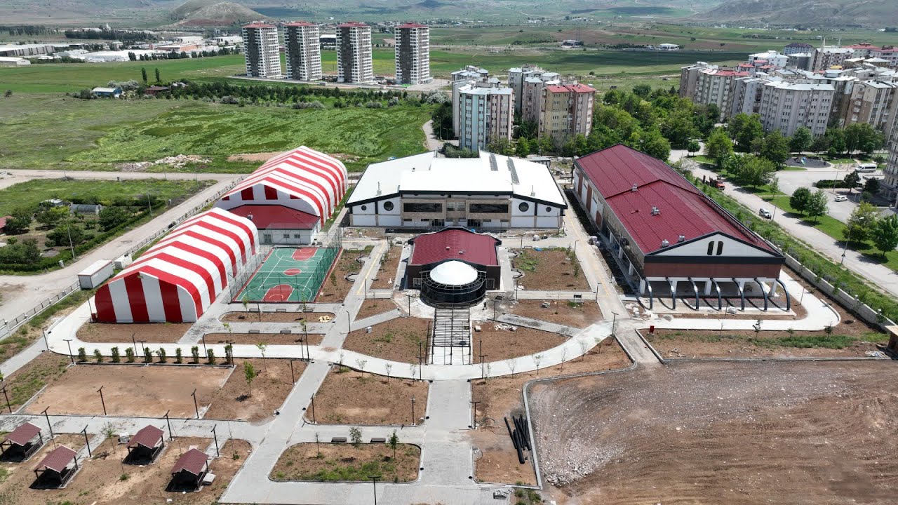 Şeyh Şamil Spor Kompleksi tamamlanma aşamasına geldi.