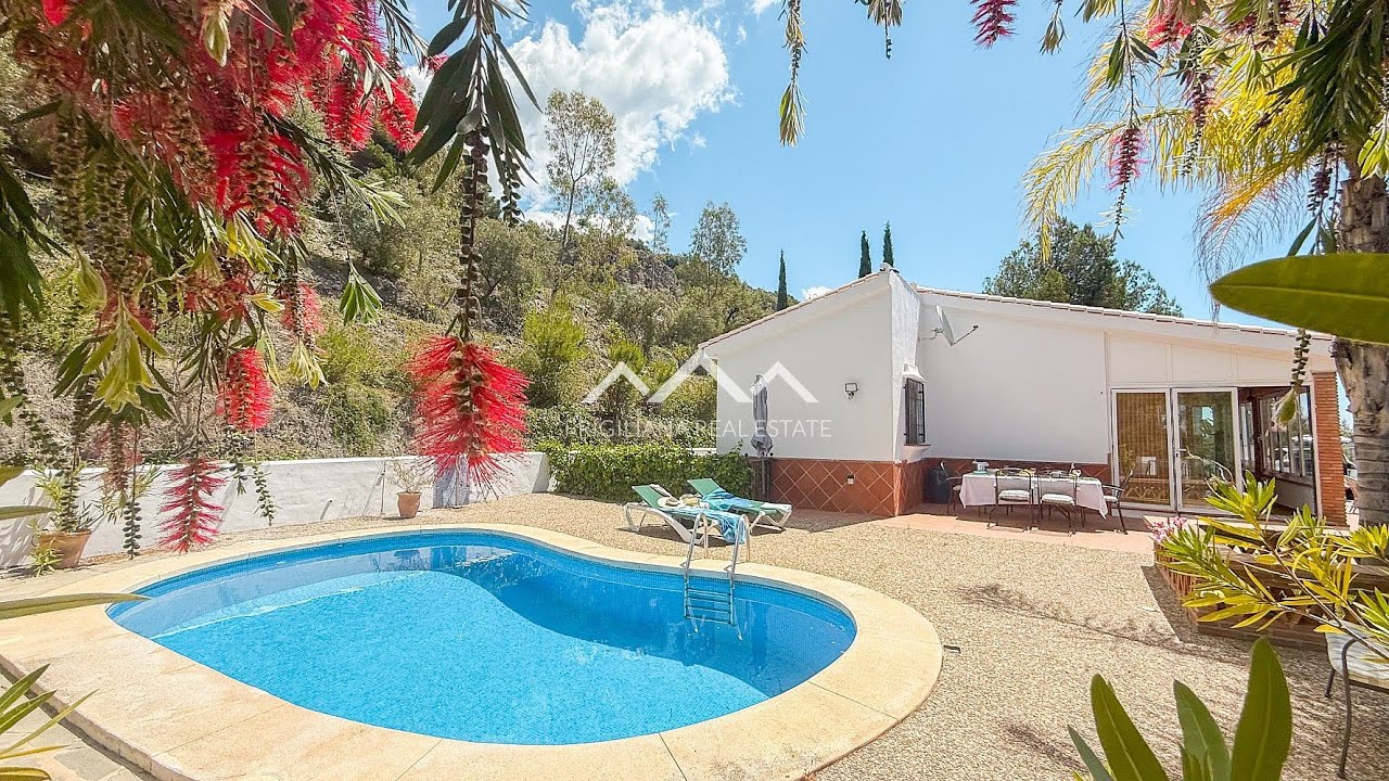 Southwest-Facing Villa for Sale in Frigiliana | Private Pool, Sea & Mountain Views | 3,100m² Plot