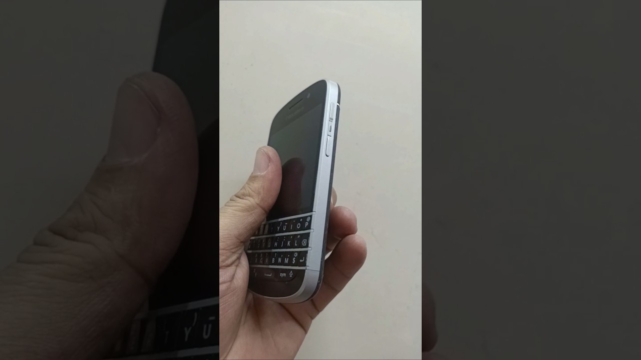 Bold Look || Blackberry Q10 || QWERTY KEYPAD || Touch & Type || 9523003500 || #shorts #Video #2025
