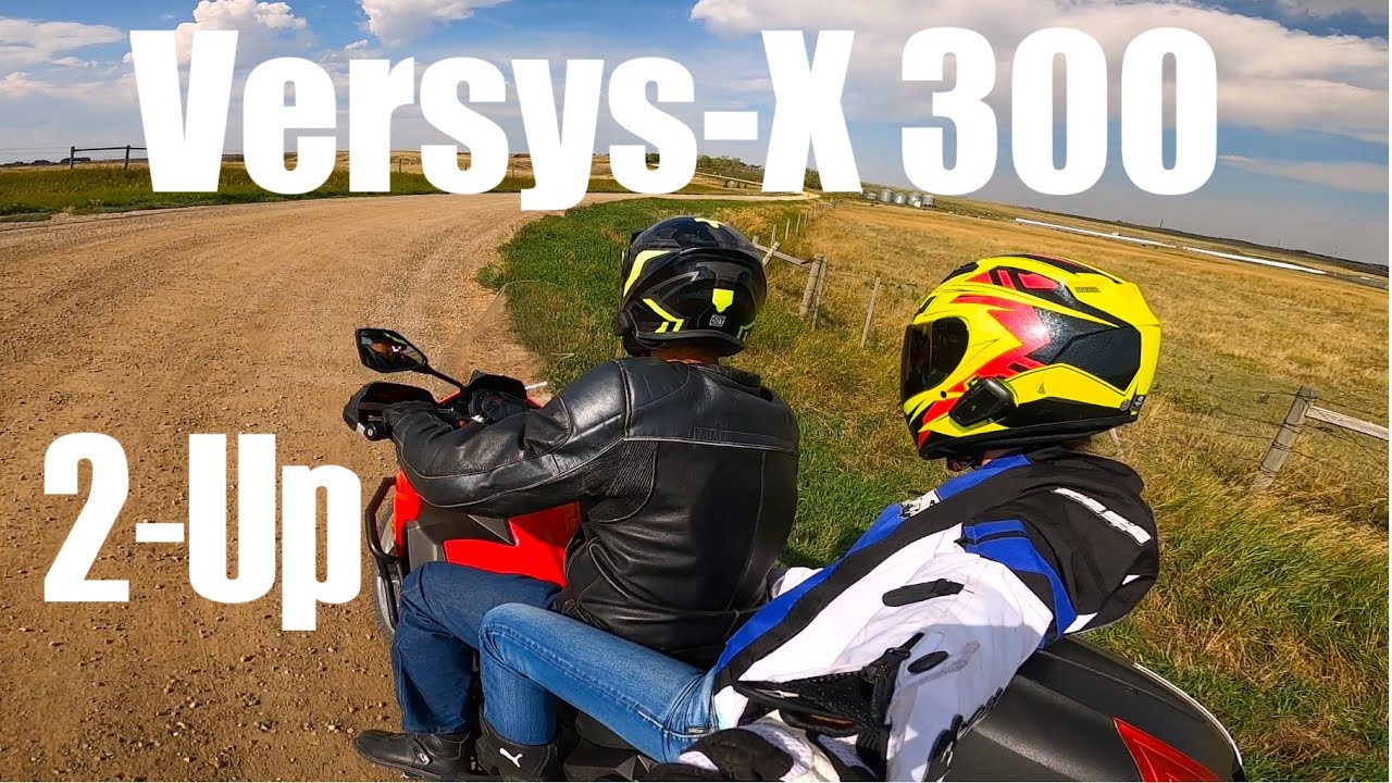 Мотоцикл Kawasaki Versys-X 300 с пассажиром. Можно ли на нём проехать вдвоем по ранчо в Альберте?