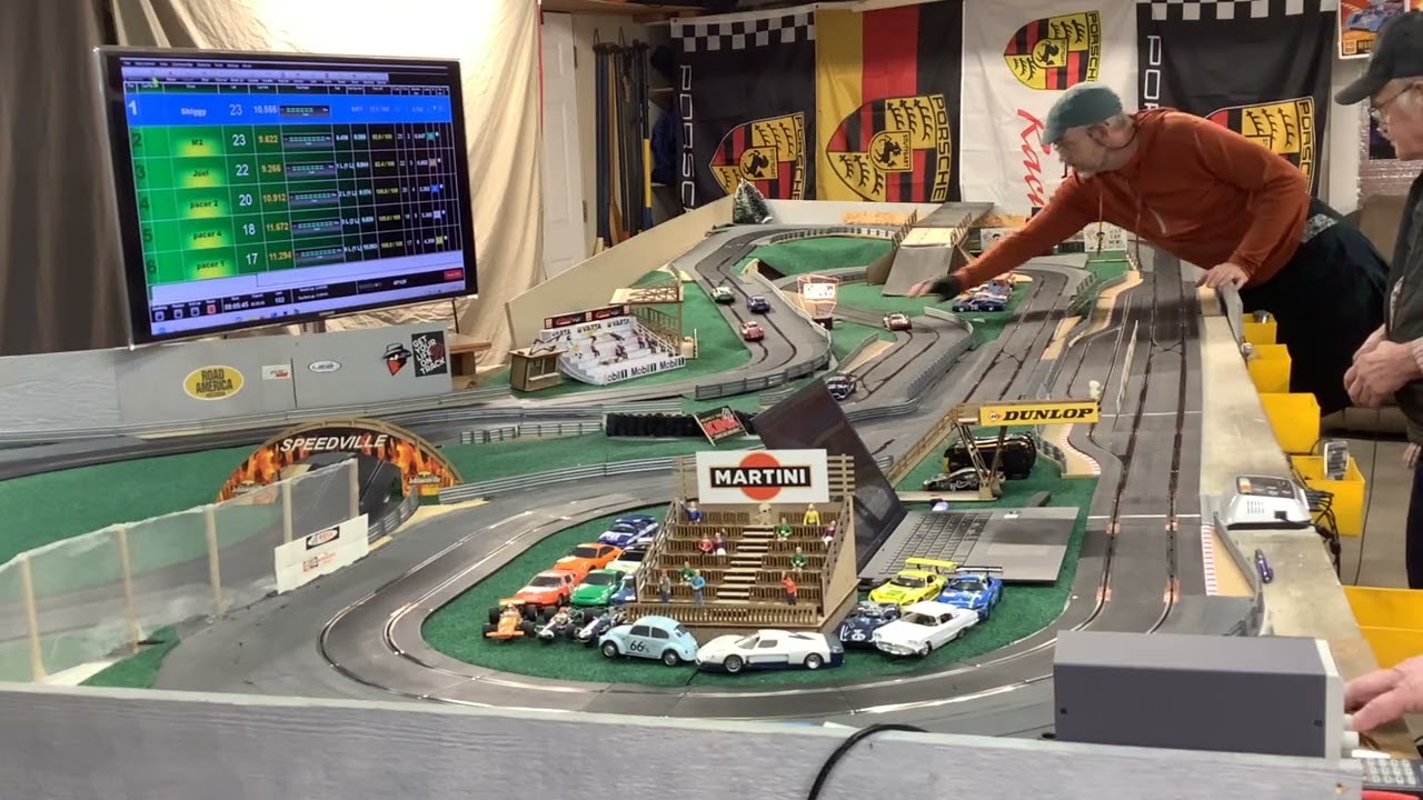 Scalextric GT cars.    12/22/2025