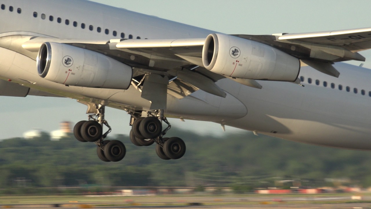 MSP Air France A343 Takeoff