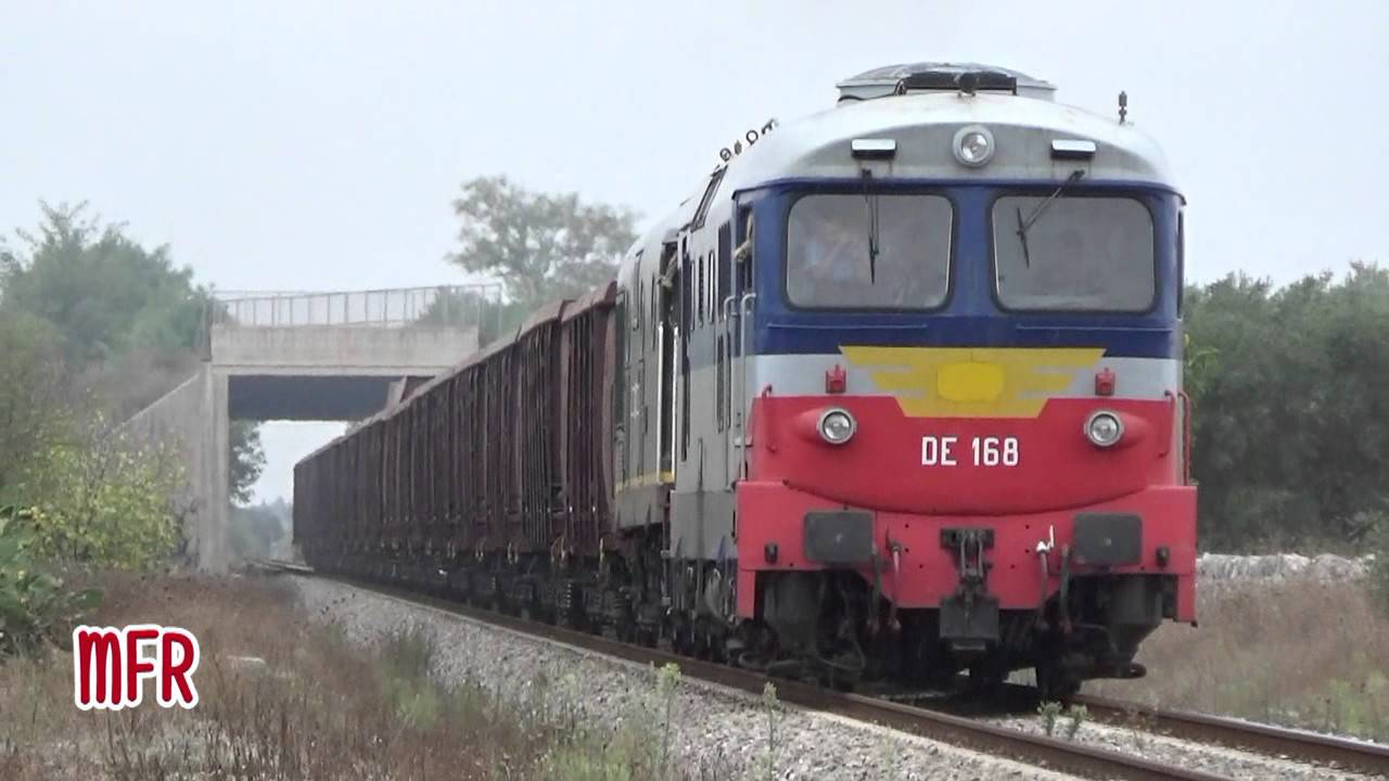 DE 168 e BB 159 di FERROVIE SUD EST: MERCI VUOTO in DOPPIA TRAZIONE con 19 EANOS da LECCE a MAGLIE.