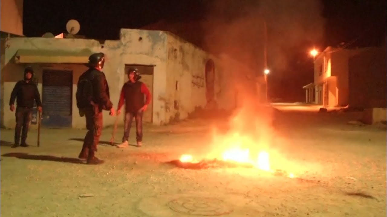 Violent protests against austerity sweep Tunisia
