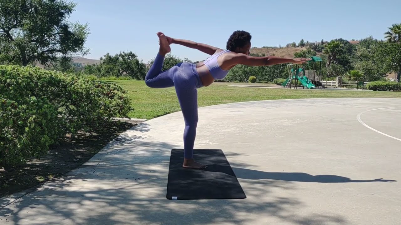 Yoga/ Balancing: You get better when you practice! #yoga #stretching #subscribe