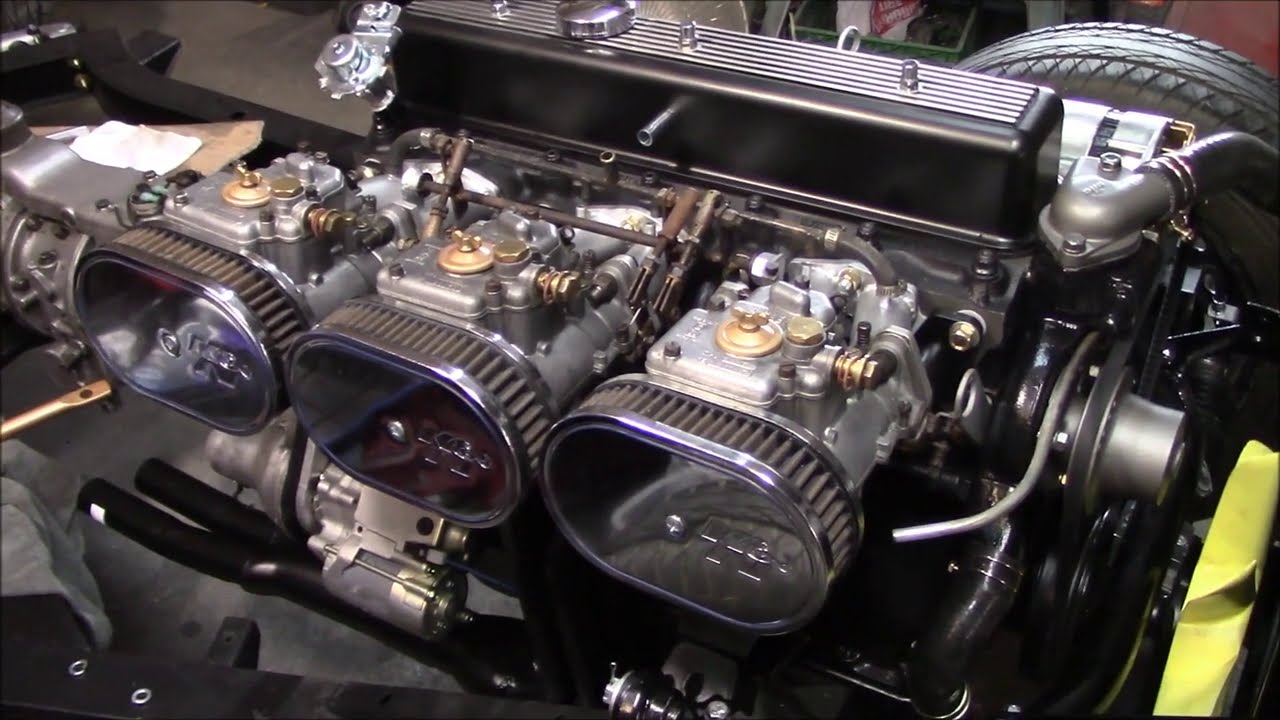1968 Triumph TR250 Restoration, Fitting the Triple Weber DCOE 40 Carburettors & 