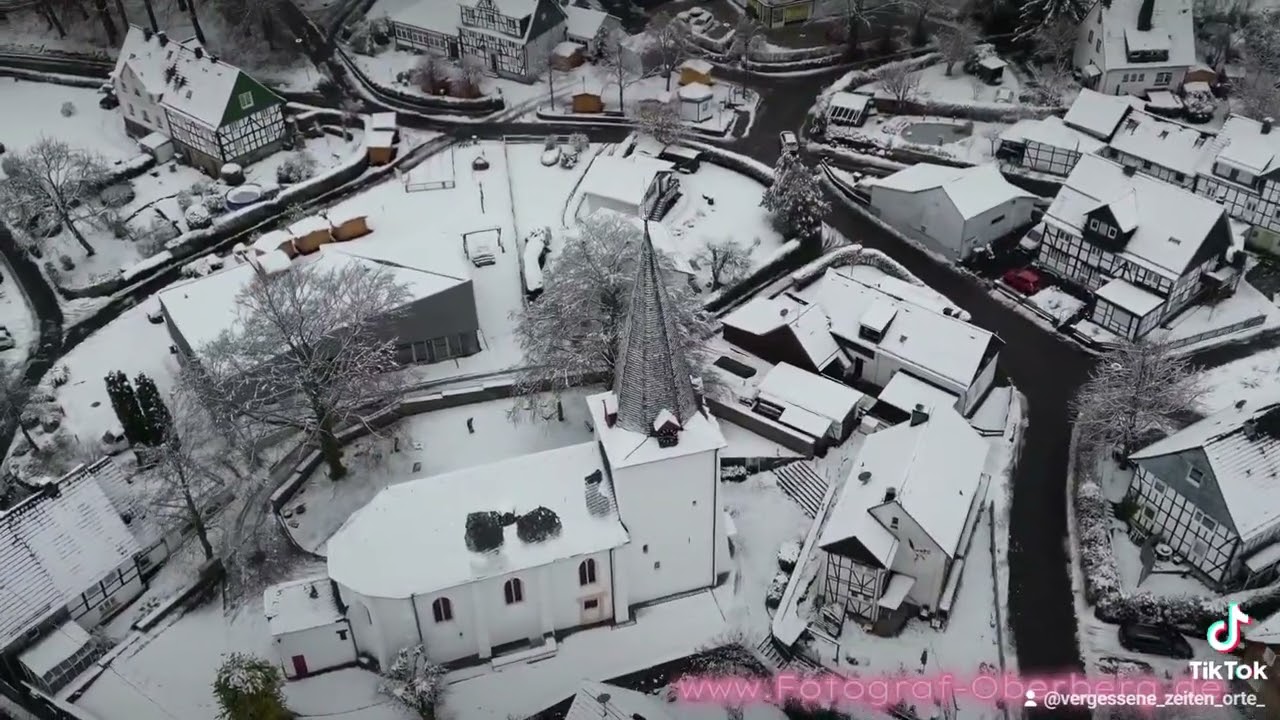 Wiehl Marienhagen &Uuml;berflug im Schnee.