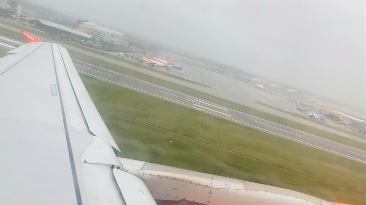Poor visibility? | easyJet A320 Takeoff from London Gatwick | 05/02/2026