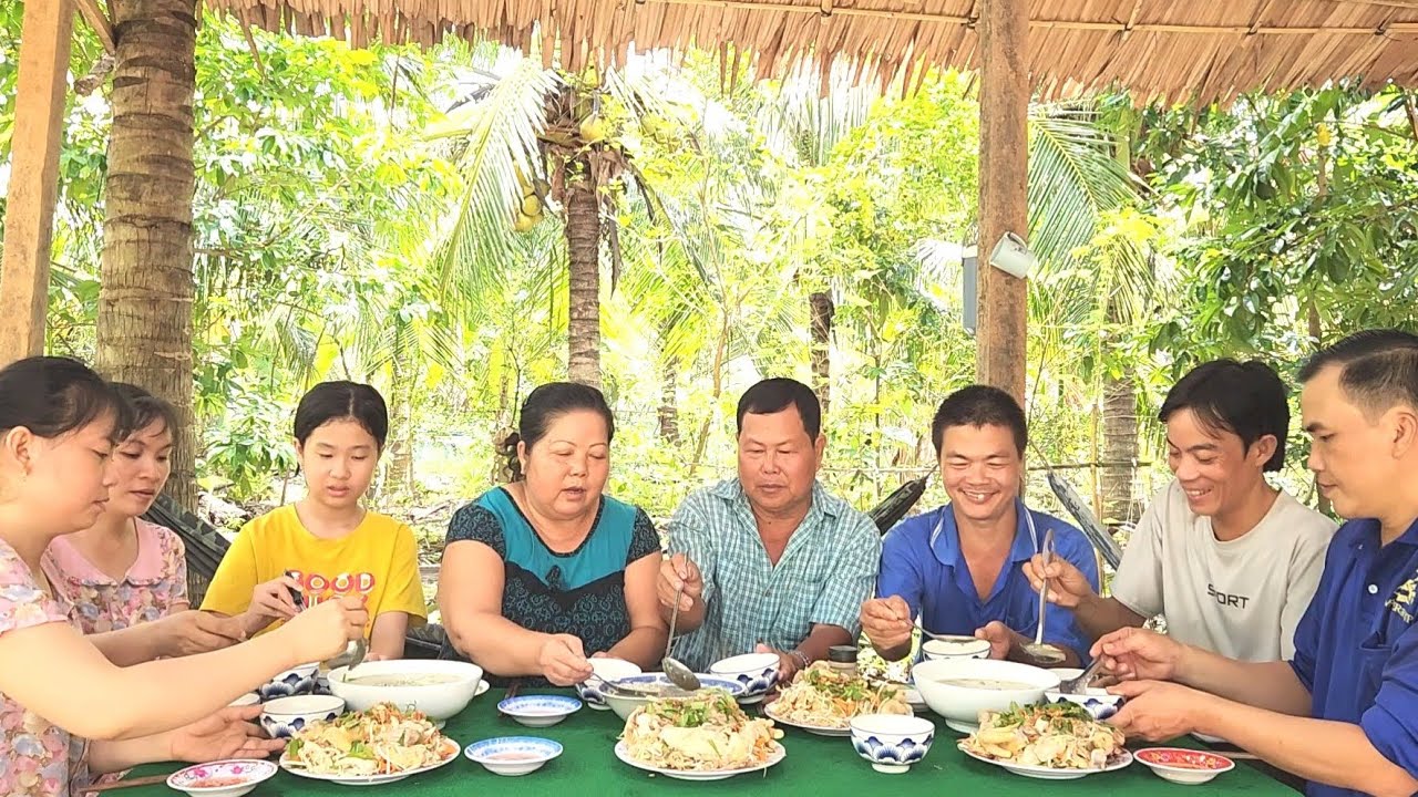 Giải Cảm với Nồi Cháo Gà Gỏi Ngó Sen Ăn Một Lần Là Khỏe | TKQ & Family T1454
