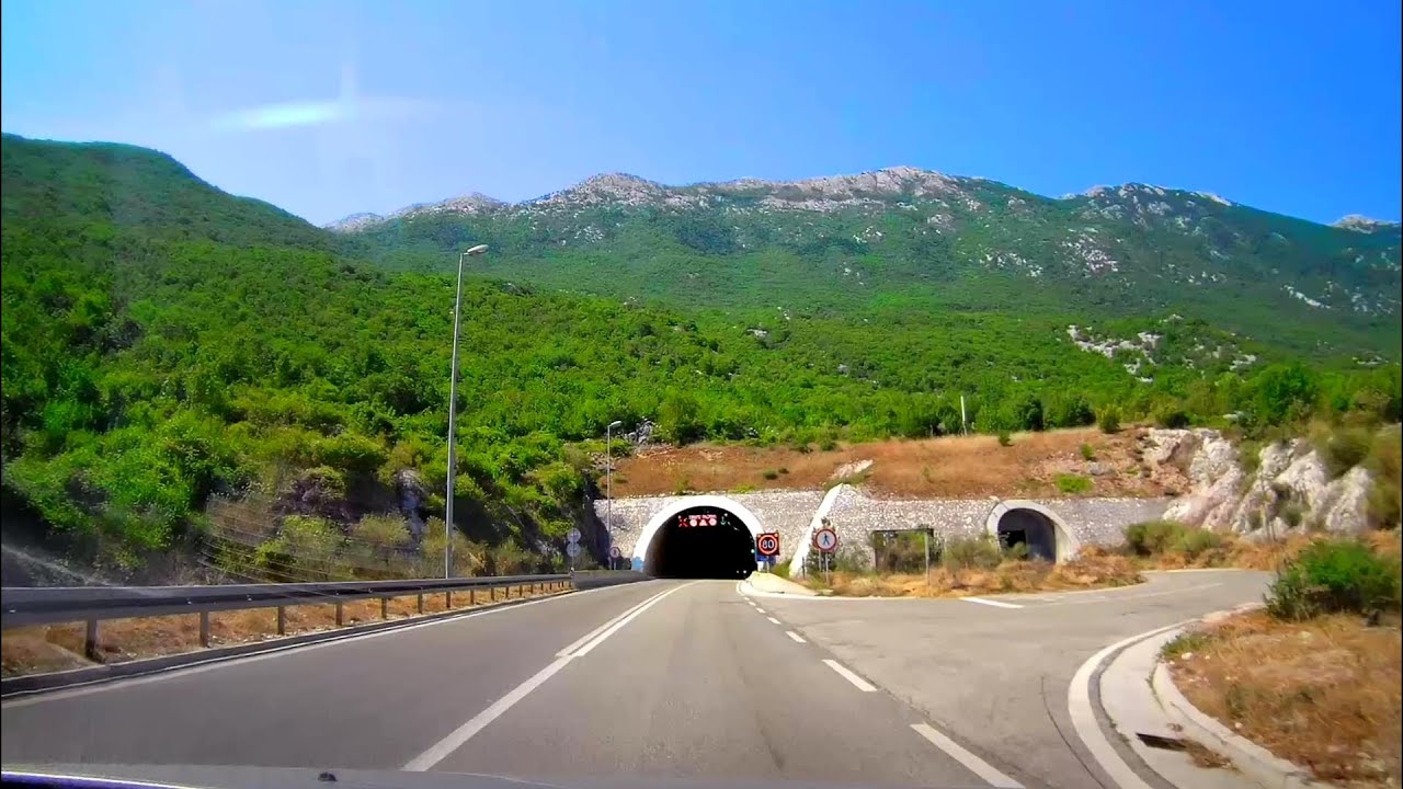 Tunel Sveti Ilija, historie tunelu a sjezd k moři - Chorvatsko