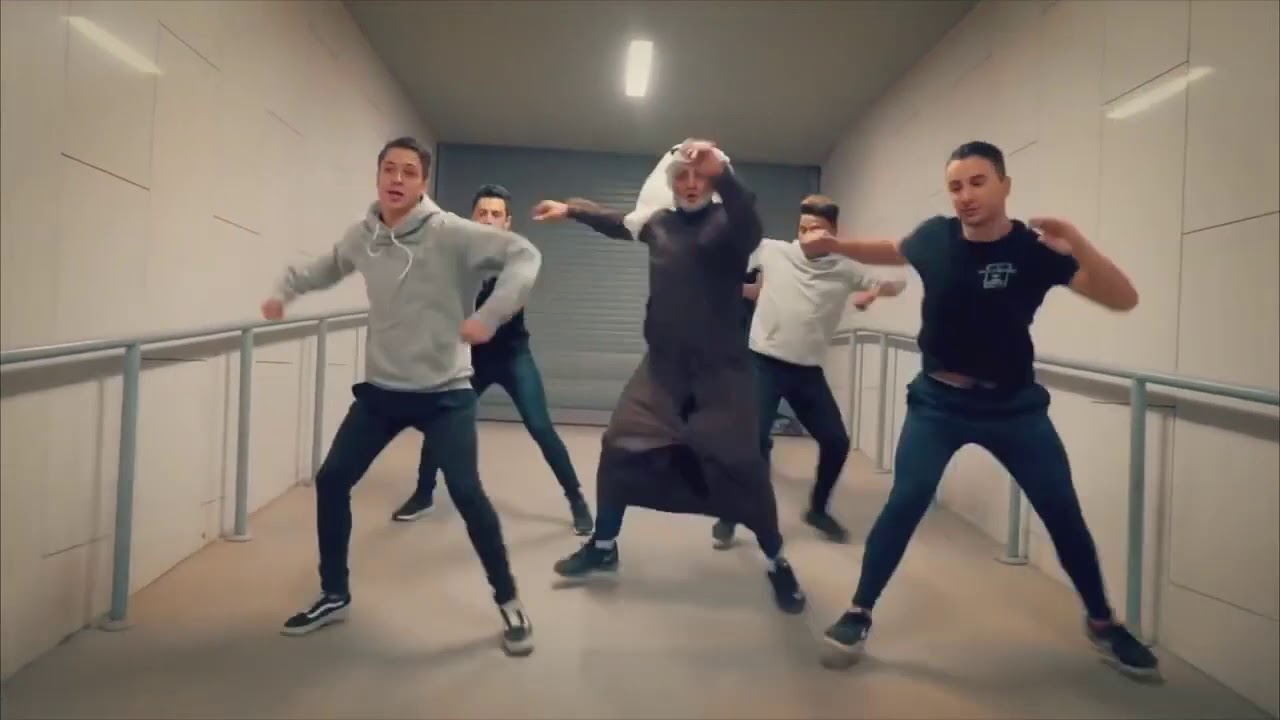 ARAB funny dance complimantion🤣🤣😅😅