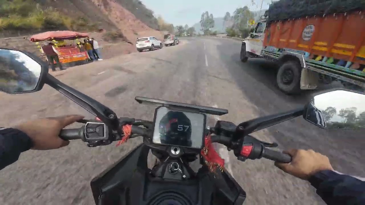 Dekh#skte#ho#guys#kai#bar#gadhi#wale#rong#side#aa#jjatee#hai#binna#indicator#diye#to#safe#ride#guys