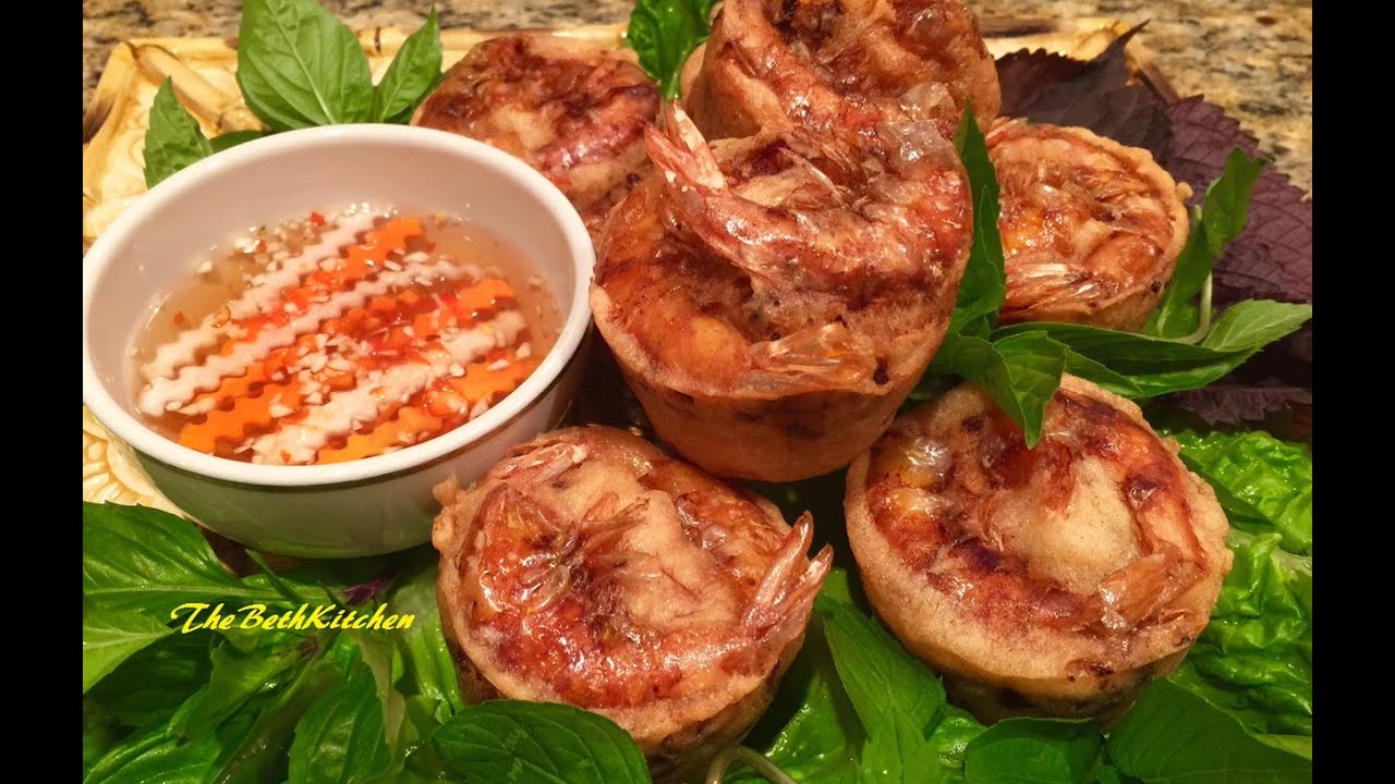 B&aacute;nh C&oacute;ng - Vietnamese Fried Shrimp Cake