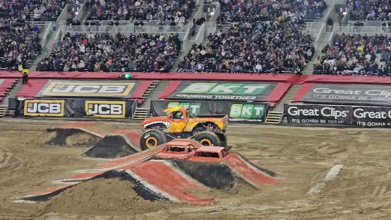Monster jam-2-wheel skills-El toro loco