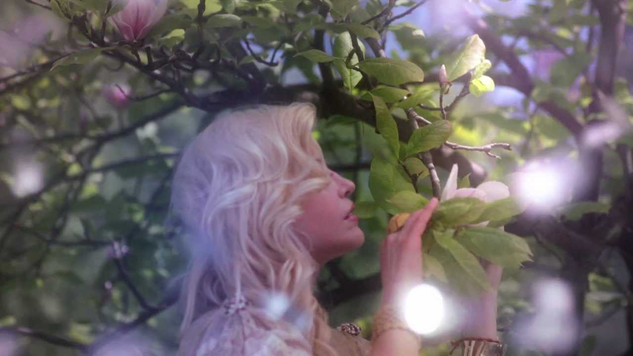 Loredana feat. Dragos Chircu - Ochii Din Vis (Official Video)