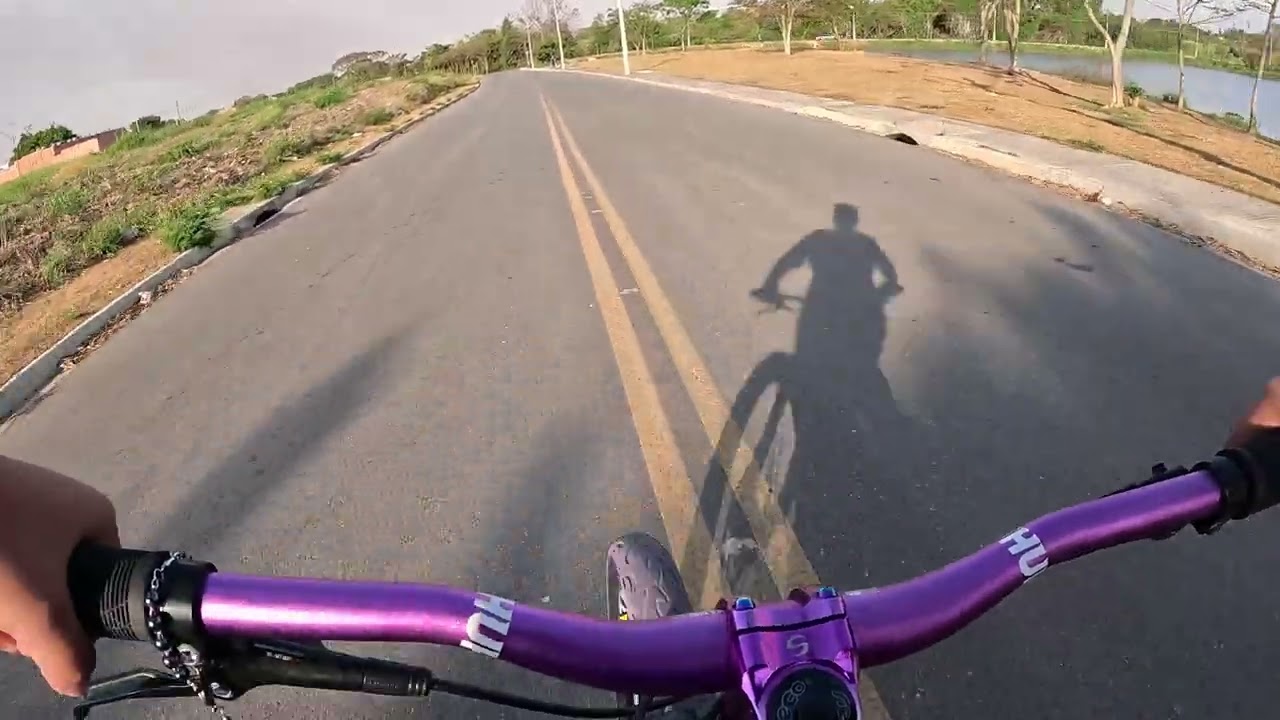 Coloquei o cubo barulhento na minha bike 