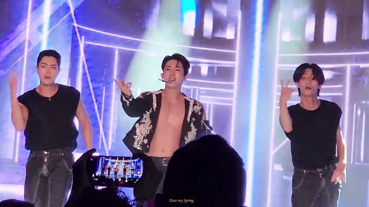 2022 WONHO Facade tour in Madrid - WITH YOU