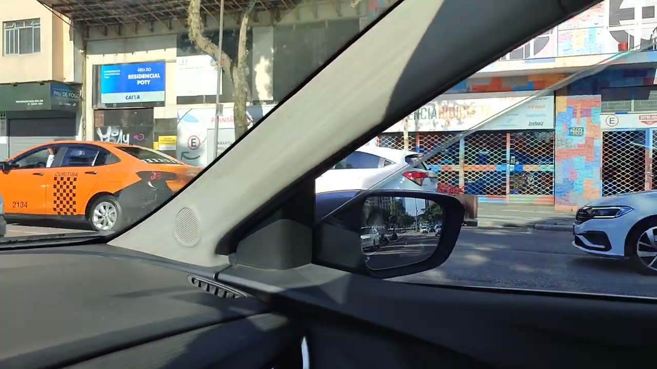 Estacionando do lado esquerdo da via
