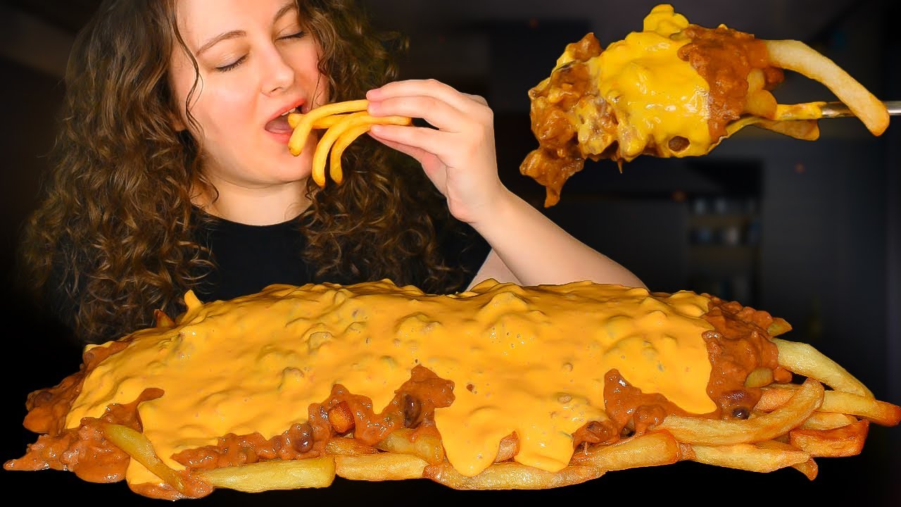 ASMR EXTRA CHEESY CHILI CHEESE FRIES MUKBANG | ASMR EATING | ASMR FOOD
