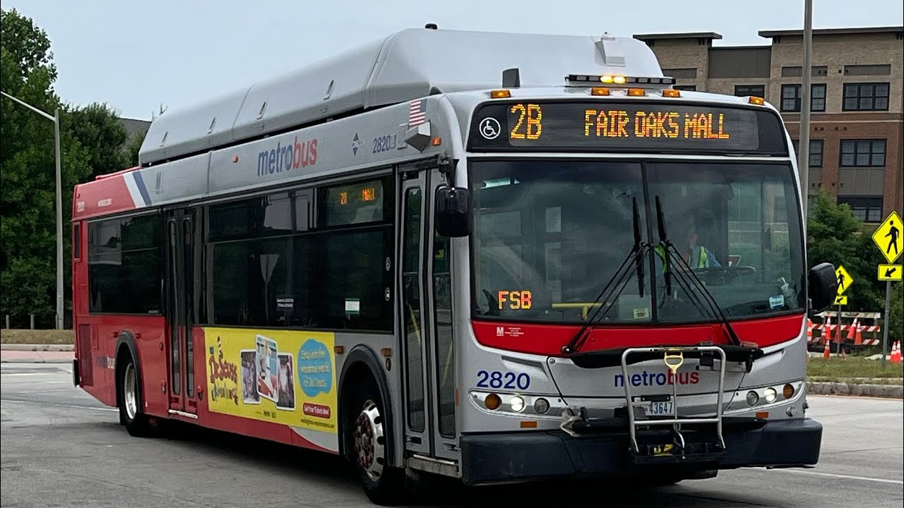 Wmata 2007 New Flyer C40LFR #2820 on Route 2B