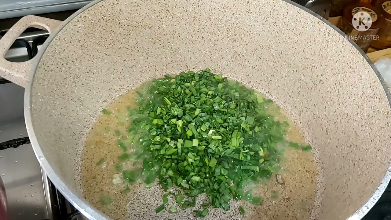 مرق السبانخ المجمده مع الشبنت الكزبره والحلبه لذيذه وصحيه راح تنسين بيها فقر الدم وهشاشة العظام