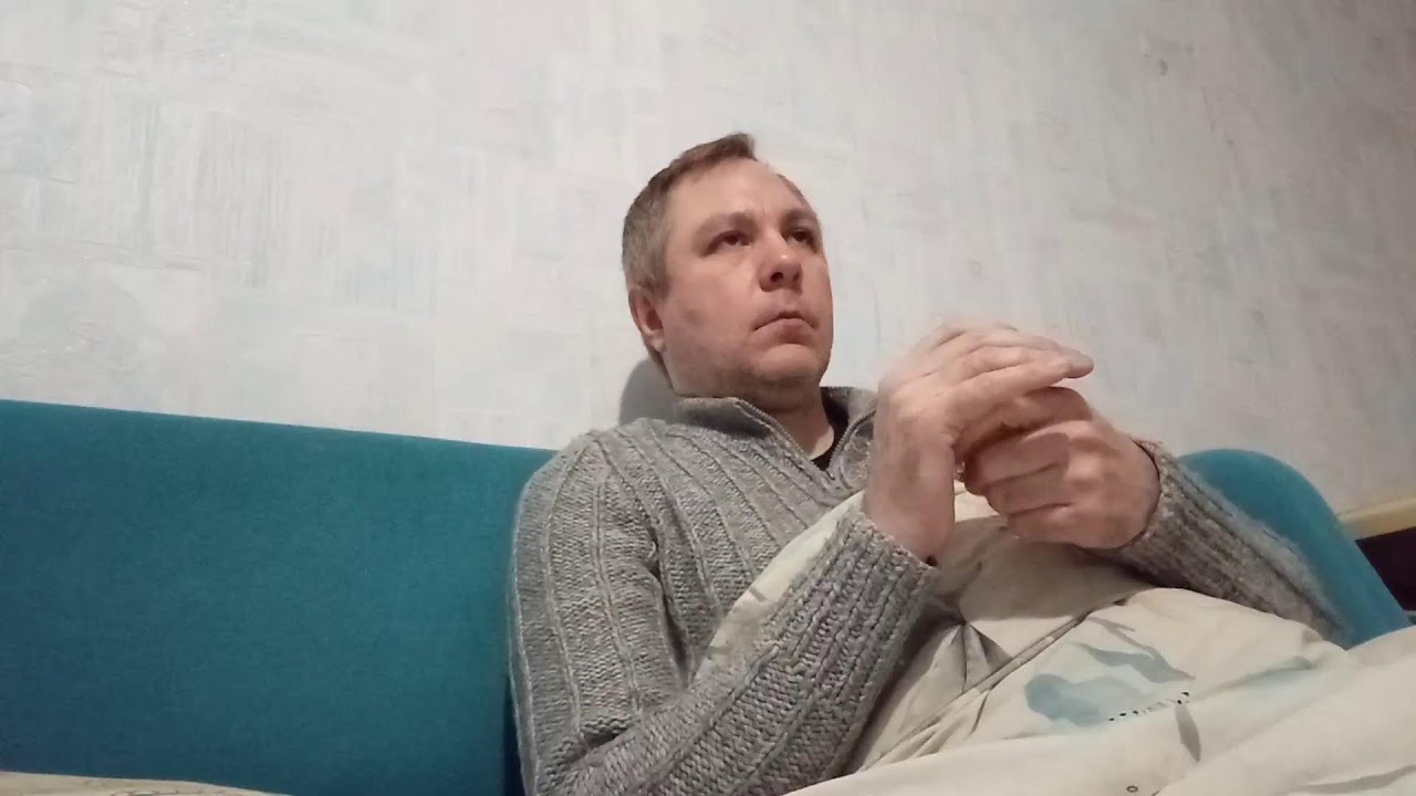 СТРИМ ОБЩЕНИЕ КУШАЮ КОПЧЁНУЮ КОЛБАСУ И ПЬЮ ЧАЙ