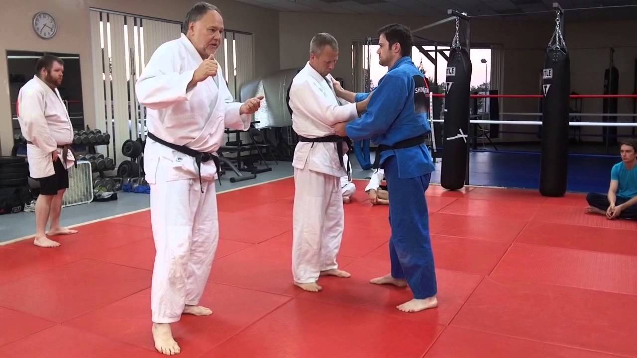 Back Step O Soto Gari