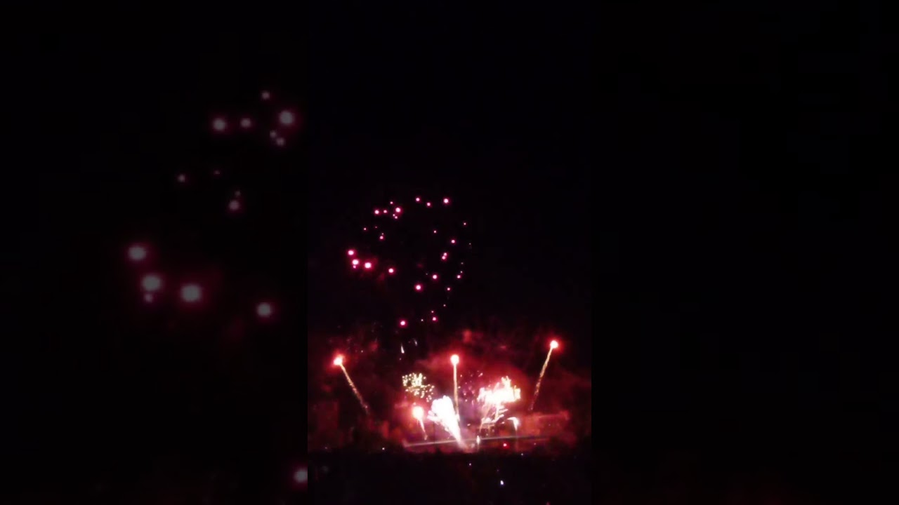 @terence44 avec terence44 Au feu d'artifice &agrave; @NantesFr @Naolib_Mobilites 