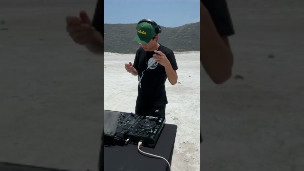 DJ EN UN CRATER  #dj #electronicmusic #deephouse