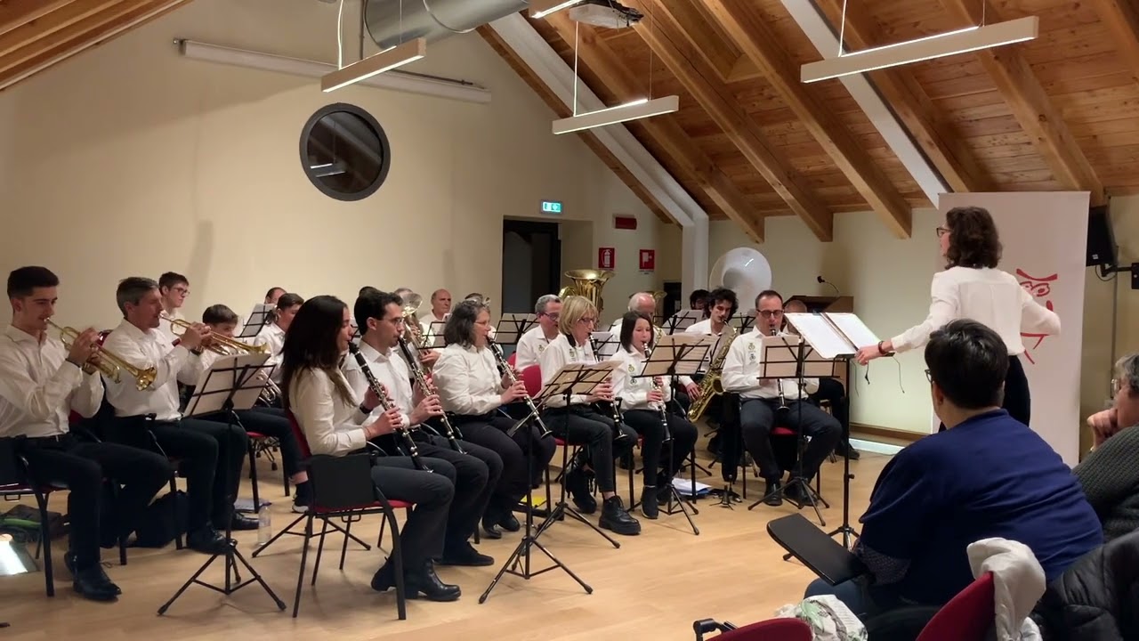 Swingin' Jingle Bells -  James Pierpont (arr. Douglas E. Wagner) | Hiboux en Musique