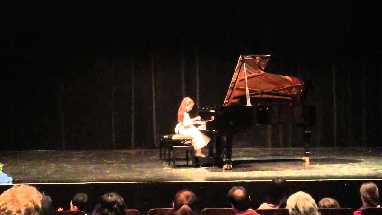 Bergedorfer Jugendmusikanten Wettstreit - 1st prize with distinction, Klara Khomskii 7 years old