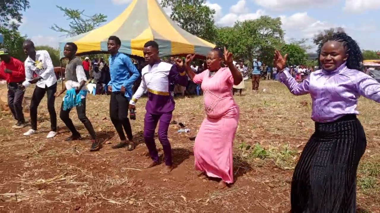 ndeke na aunt wake afanya watu kukumbia wakahacha matanga angalia yote ucheke