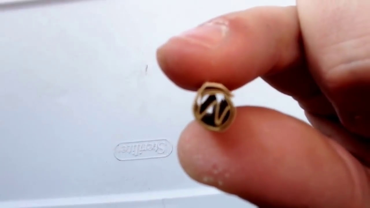 How to roll a rolling paper tip/filter
