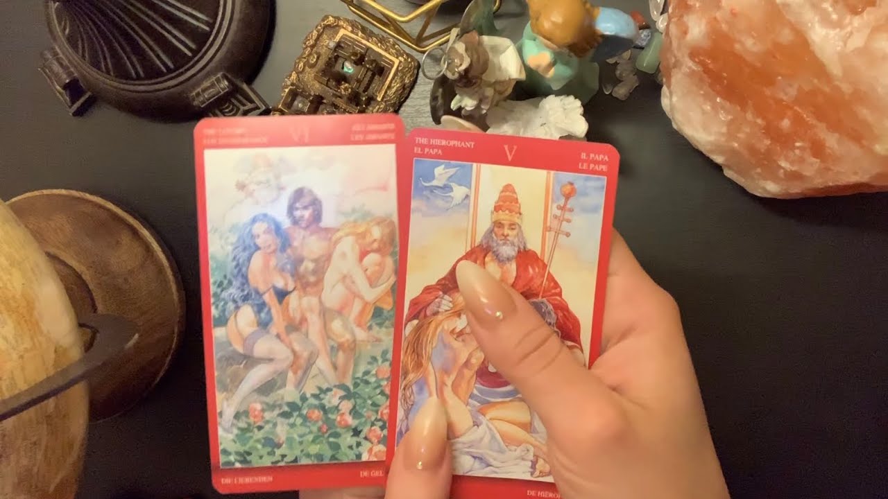 💌👼🏻WHO WOKE ME UP AGAIN ABOUT A WOMAN/FEMININE. FELT YOUR LOVE SLEEPING.Tarot Reading.