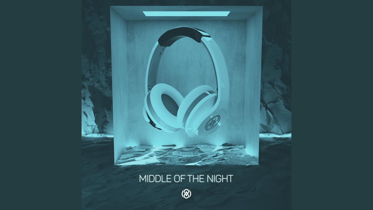Middle Of The Night (8D Audio)