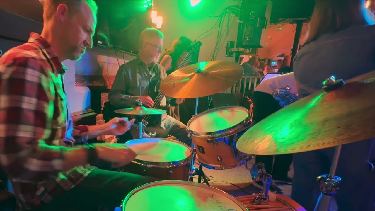 Misty - Jazz ballad. Drum cam, brushes playing.