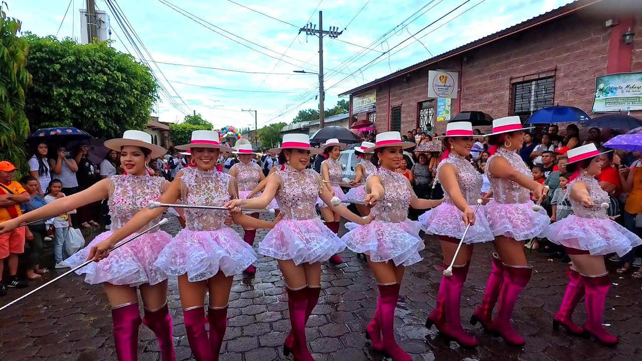 Llueve en Desfile del Correo de San Rafael Cedros 2024