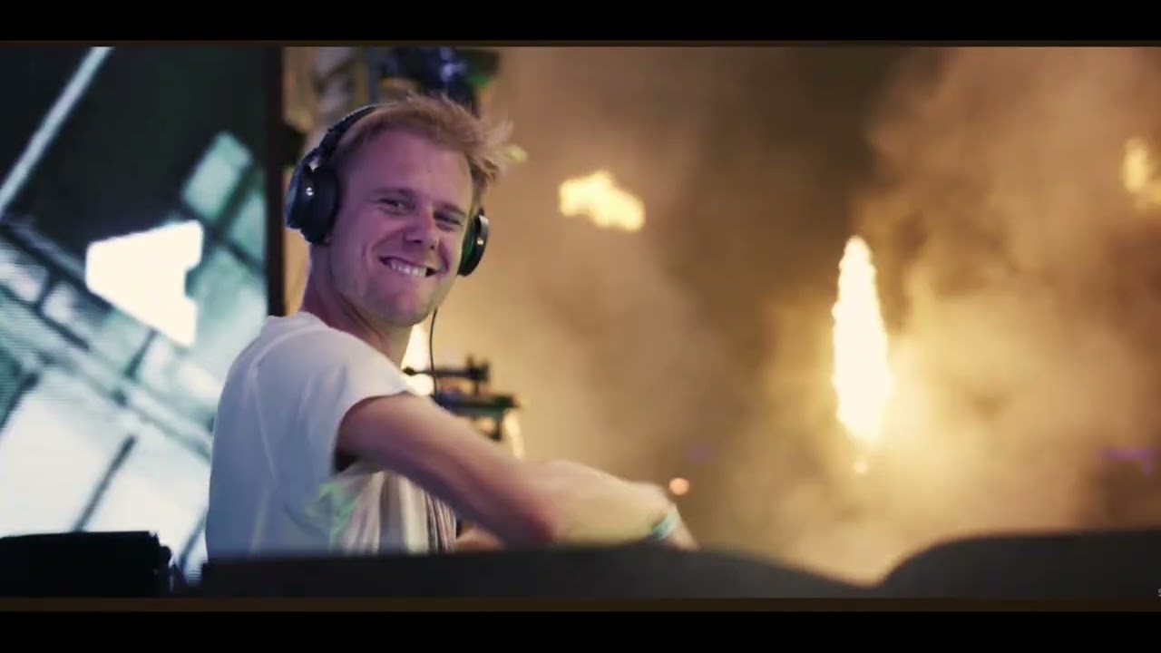 Sebastian Bronk-Heads Will Go On The Record VS Dimitri Vegas & Like Mike-Meet Her At The Love Parade