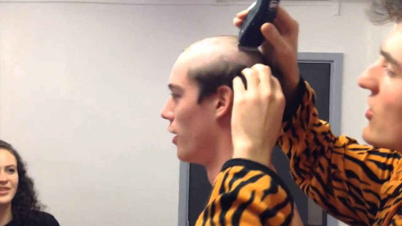 Telford Fresher shaves a T into his head #TTS